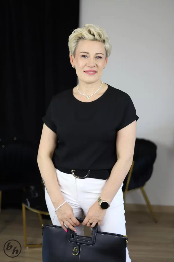 Bluzka damska gładka mankiet- czarna